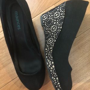 Woman’s black wedges size 7 1/2 with box!!